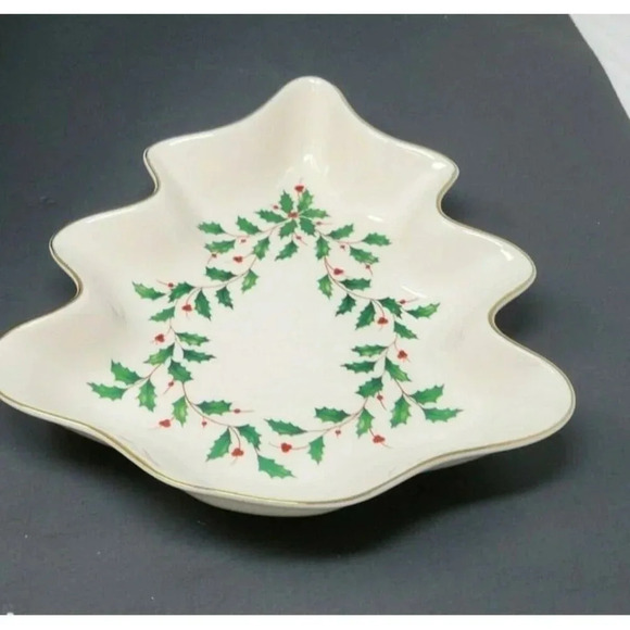 Lenox Holiday Holly Berry Gold Trim Tree Shaped Candy Dish 8" - Picture 1 of 7